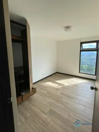 Apartamento en alquiler en Edificio Nagano, Zona 16 — Apartamento en Alquiler en Zona 16, Guatemala, Ciudad — miniatura 13 de 17