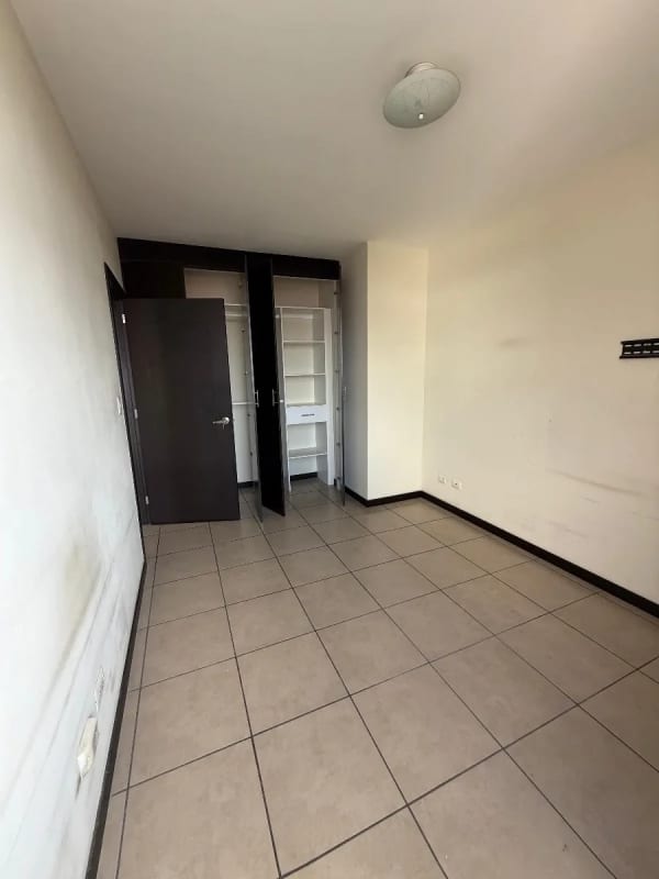 Rento apartamento Torre Barcelona Zona 9 — Apartamento en Alquiler en Torre Barcelona, Zona 9, Guatemala, Ciudad — foto 8 de 12