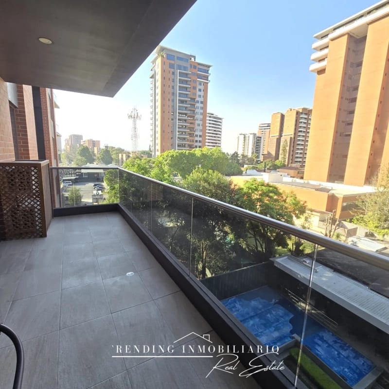 Apartamento en renta zona 14 edificio Santa Inés amueblado de 2 habitaciones + 2 parqueos — Apartamento en Alquiler en Santa Inés, Zona 14, Guatemala, Ciudad — foto 4 de 8