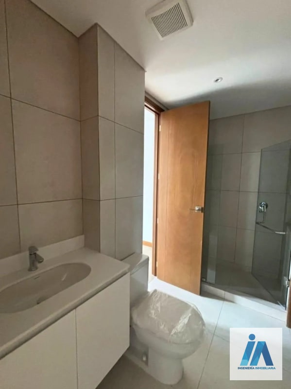 VENTA DE APARTAMENTO, 📍Edificio Ferré Diez, Zona 10  Es el refugio perfecto para quienes buscan vivir en el distrito empresarial con la serenidad de un entorno natural - 9