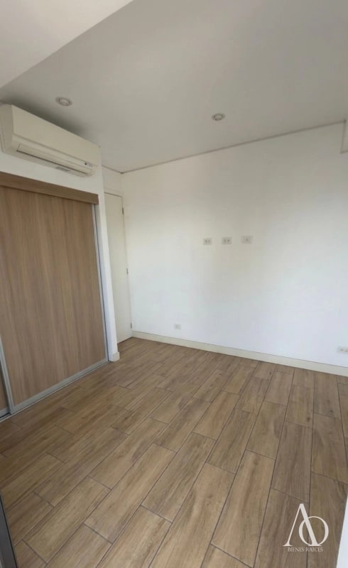 Apartamento en Venta Edificio Quo, zona 4 N12 / EN DIRECTO - 1