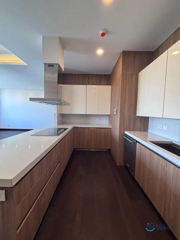 Apartamento en venta o alquiler en Edificio Echo, Zona 14 - 14