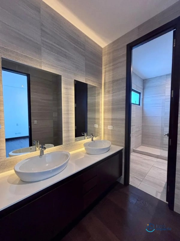 Apartamento en venta o alquiler en Edificio Echo, Zona 14 - 9