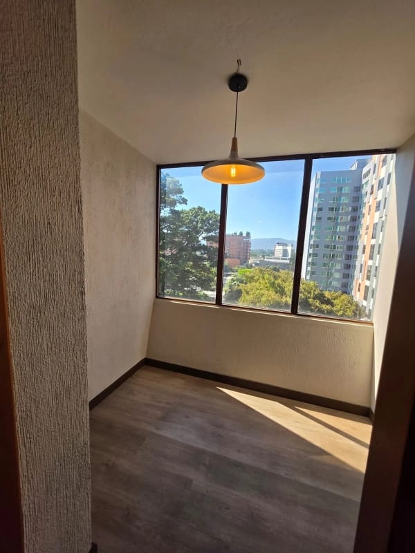 APARTAMENTO EN VENTA EN EL EDIFICIO CUATRO 14, ZONA 10 — Apartamento en Venta en Edificio 01010 (Cero Diez Diez), Zona 10, Guatemala, Ciudad — foto 3 de 16