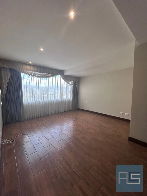 *Amplio apartamento de 2 hab con cuarto de servicio en nivel alto en Renta - Milenia, zona 10* - 15