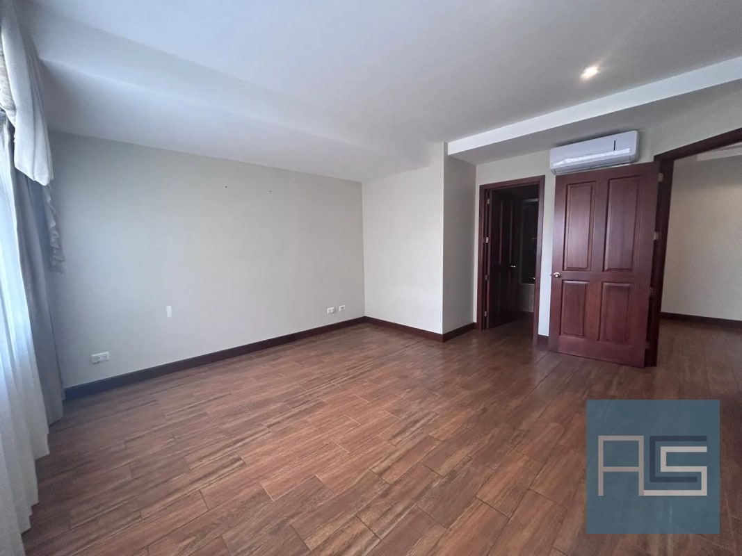 *Amplio apartamento de 2 hab con cuarto de servicio en nivel alto en Renta - Milenia, zona 10* - 14