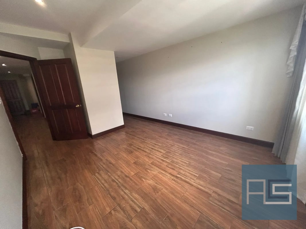 *Amplio apartamento de 2 hab con cuarto de servicio en nivel alto en Renta - Milenia, zona 10* - 10