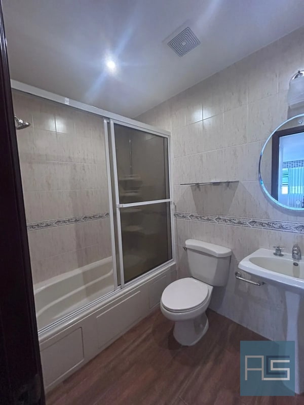 *Amplio apartamento de 2 hab con cuarto de servicio en nivel alto en Renta - Milenia, zona 10* - 8