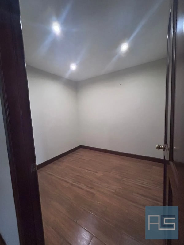 *Amplio apartamento de 2 hab con cuarto de servicio en nivel alto en Renta - Milenia, zona 10* - 7