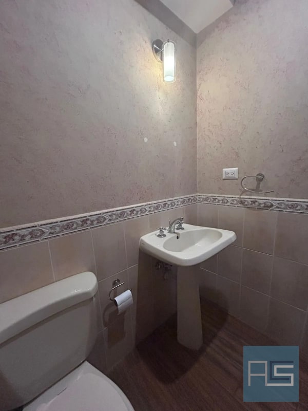 *Amplio apartamento de 2 hab con cuarto de servicio en nivel alto en Renta - Milenia, zona 10* - 6