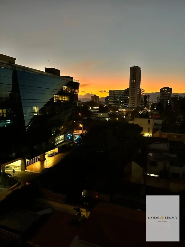 Apartamento Amueblado en renta I Edificio Madeleine I Zona 10 - 2