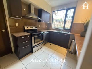 APTO. AMPLIO CON JARDIN 3 HAB/ EDIFICIO ZONA 14 — Apartamento en Venta en Zona 14, Guatemala, Ciudad — miniatura 6 de 11