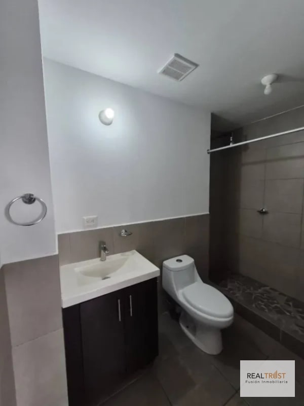 VENDO APARTAMENTO EN VISTA HERMOSA ZONA 15 - 3