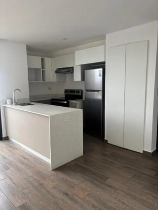 Apartamento en renta zona 15 — Apartamento en Alquiler en Zona 15, Guatemala, Ciudad — miniatura 2 de 8
