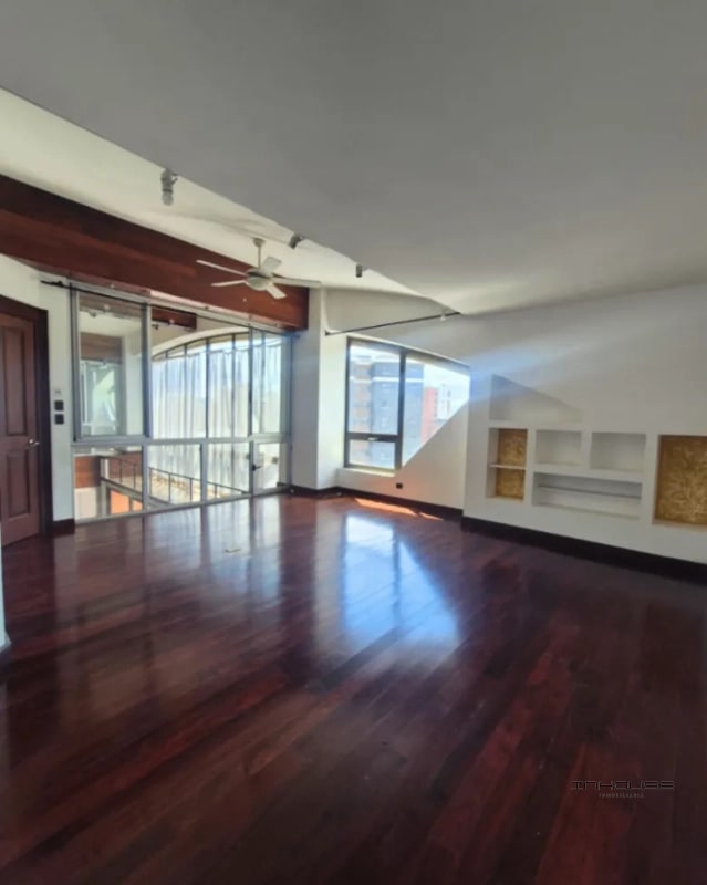 PENTHOUSE EN VENTA ZONA 14, PLENUM -DOS NIVELES + TERRAZA- - 2