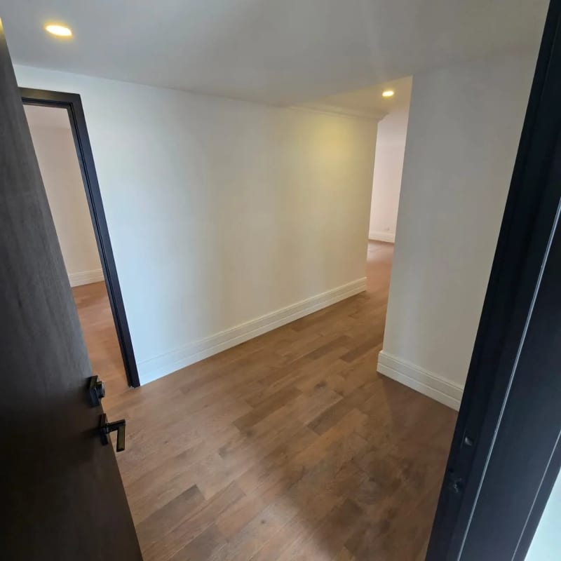 APARTAMENTO EN RENTA ZONA 5 EDIFICIO CÉNTRICO — Apartamento en Alquiler en Zona 5, Guatemala, Ciudad — foto 1 de 11