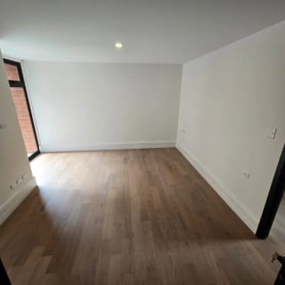 APARTAMENTO EN RENTA ZONA 5 EDIFICIO CÉNTRICO — Apartamento en Alquiler en Zona 5, Guatemala, Ciudad — miniatura 2 de 11