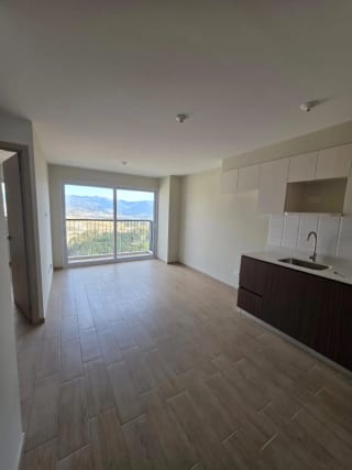 Apartamento en renta para estrenar!! Andares 12 — Apartamento en Alquiler en Andares Doce, Zona 12, Guatemala, Ciudad — miniatura 3 de 15