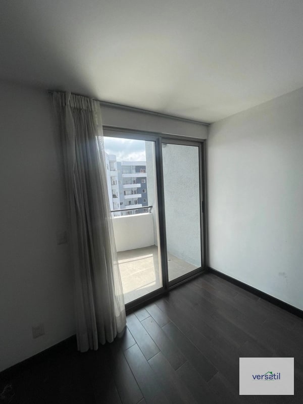 Apartamento en alquiler zona 14 de 3 habitaciones - 3