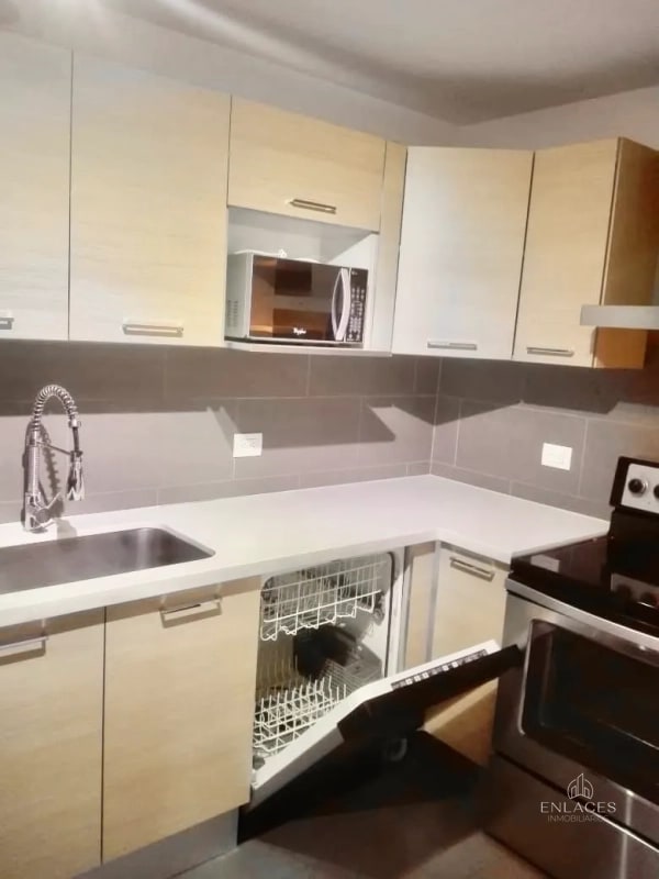 Zona 10 • Apartamento en Renta • Edificio Veinti4 - 1
