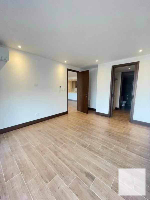 Elegante apartamento en nivel alto dentro de Gaura - zona 15 - 9