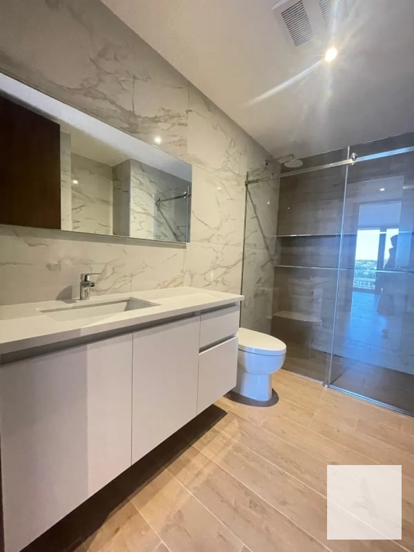 Elegante apartamento en nivel alto dentro de Gaura - zona 15 - 5