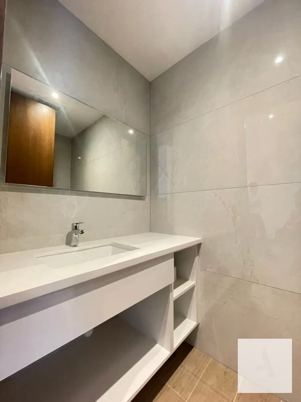 Elegante apartamento en nivel alto dentro de Gaura - zona 15 - 2