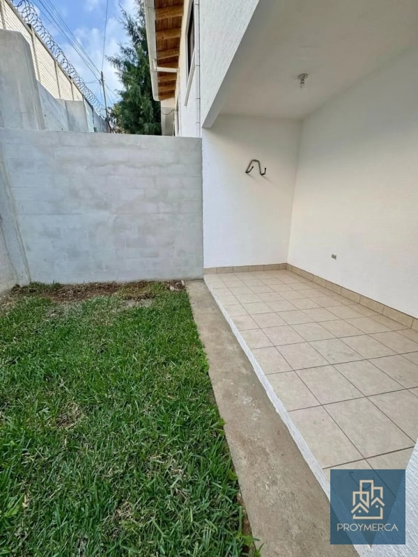 Casa en alquiler, Condominio San Mateo, boulevard Acatán Zona 16 - 10