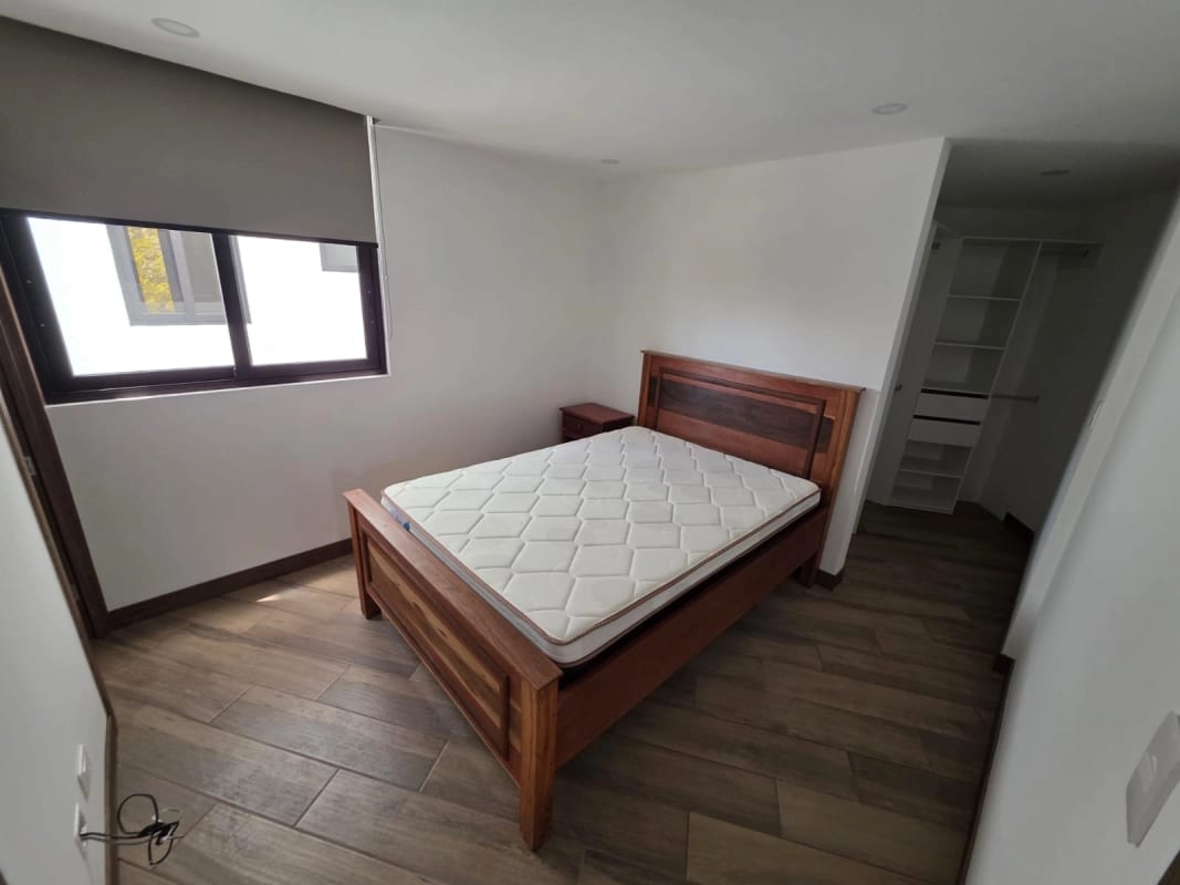 APARTAMENTO NUEVO EN RENTA ZONA 15 VH 1, 50 MTS2 - 1 DORMITORIO ~ 1 BAÑO ~ 1 PARQUEO, IDEAL UNIVERSITARIO, AMUEBLADO $900 — Apartamento en Alquiler en Vista Hermosa I, Zona 15, Guatemala, Ciudad — foto 7 de 8