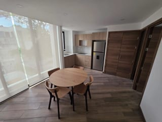 APARTAMENTO NUEVO EN RENTA ZONA 15 VH 1, 50 MTS2 - 1 DORMITORIO ~ 1 BAÑO ~ 1 PARQUEO, IDEAL UNIVERSITARIO, AMUEBLADO $900 — Apartamento en Alquiler en Vista Hermosa I, Zona 15, Guatemala, Ciudad — miniatura 4 de 8