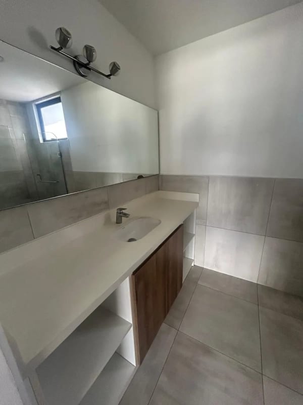 Se Vende Apto. en Zona 10. Excelente Ubicación. — Apartamento en Venta en Zona 10, Guatemala, Ciudad — foto 8 de 16