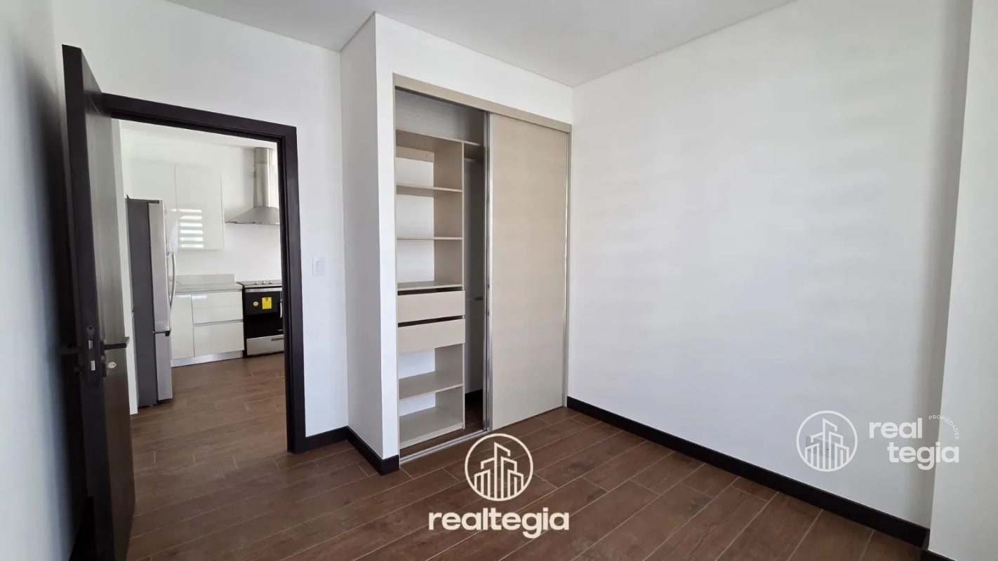 APARTAMENTO EN LIRIOS DE CAYALÁ ZONA 16 - 5