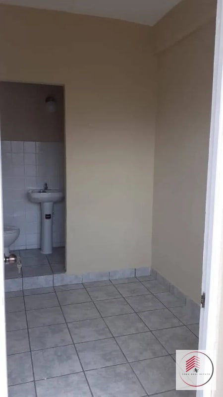 Alquiler de hermoso apartamento en Altos de San cristobal zona 8 de mixco - 12