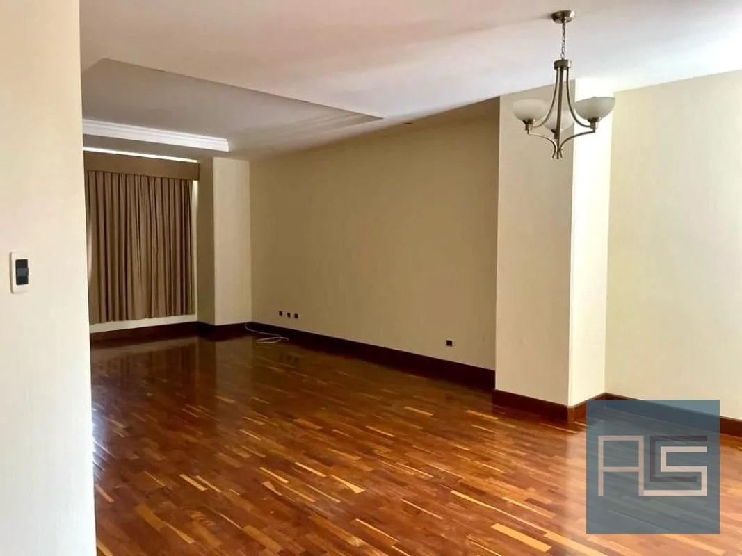 En RENTA - Amplio Apartamento ubicado en sector exclusivo de Oakland Zona 10 - 13