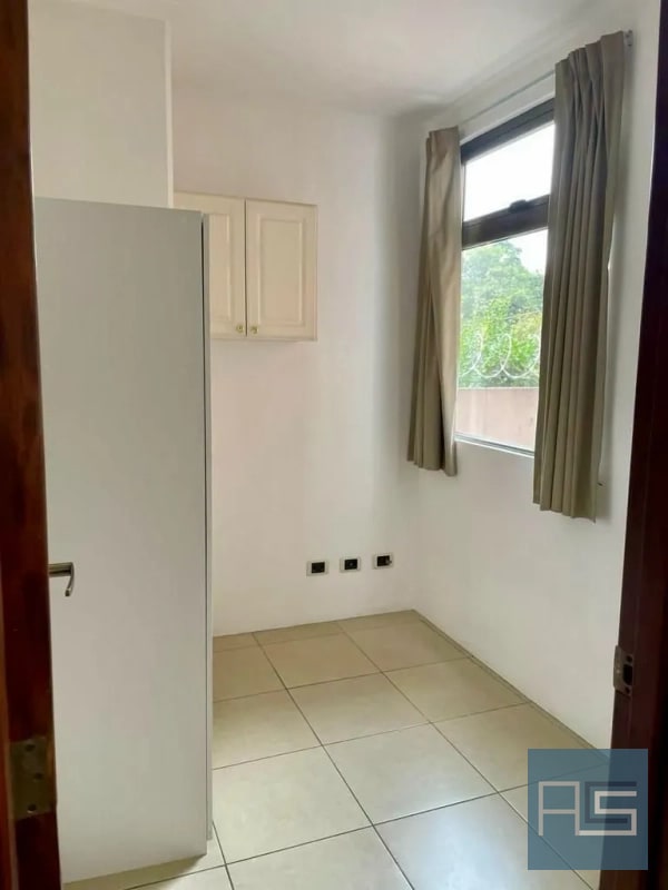 En RENTA - Amplio Apartamento ubicado en sector exclusivo de Oakland Zona 10 - 2