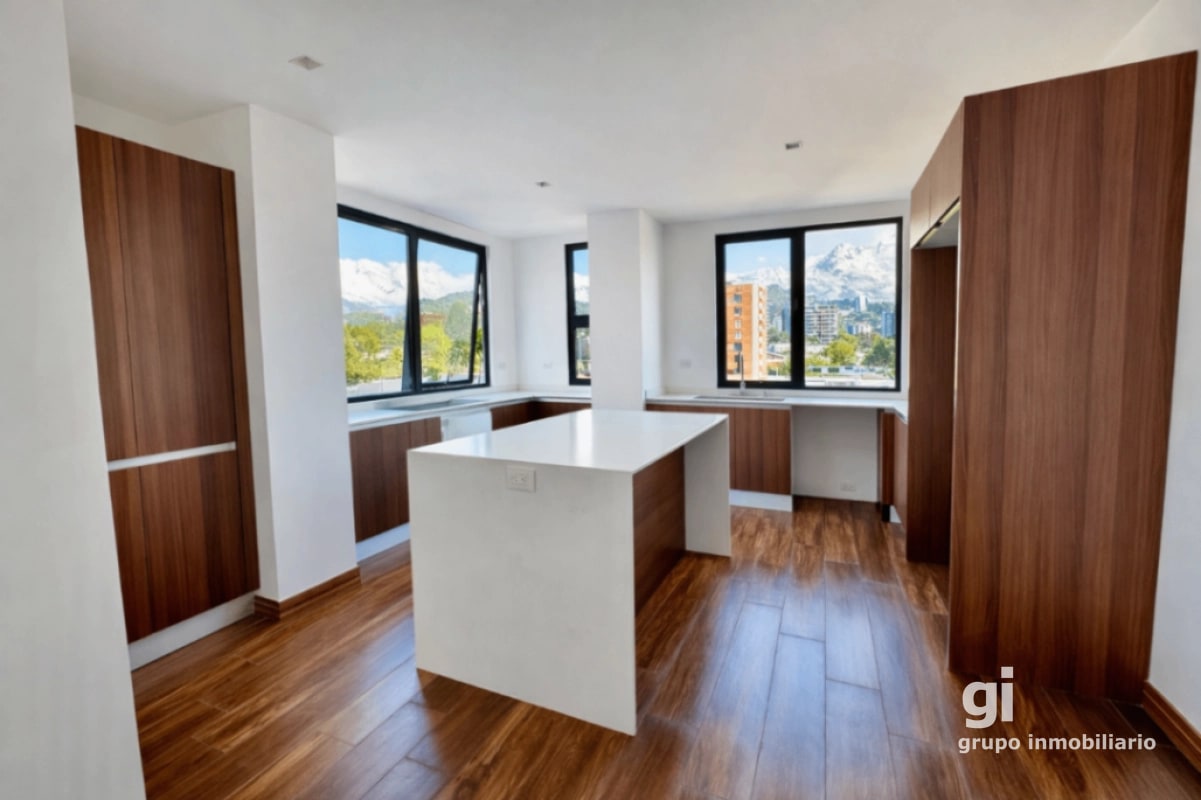 Apartamento con la comodidad de una casa en venta en zona 15 - 17
