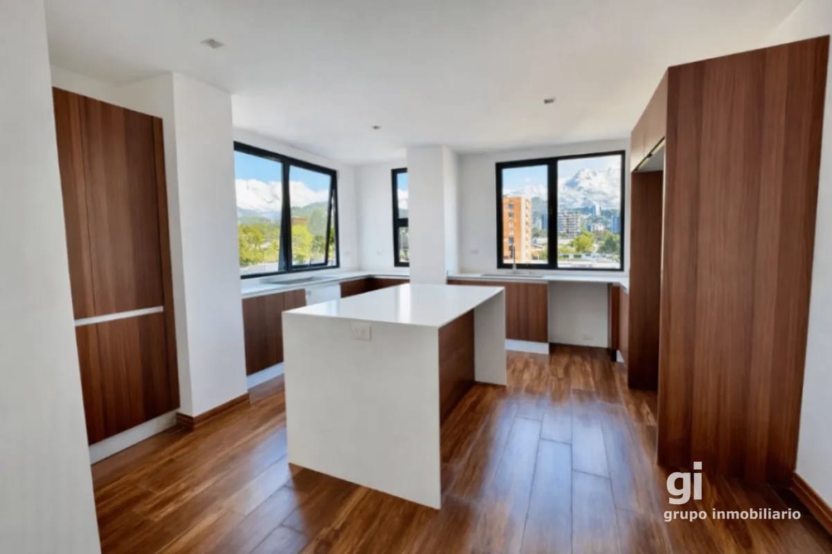 Apartamento con la comodidad de una casa en alquiler en zona 15 — Apartamento en Alquiler en Zona 15, Guatemala, Ciudad — foto 1 de 17