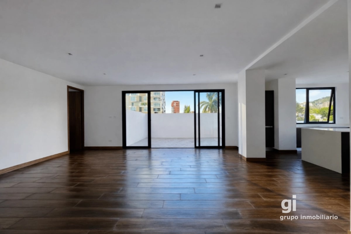 Apartamento con la comodidad de una casa en venta en zona 15 - 16