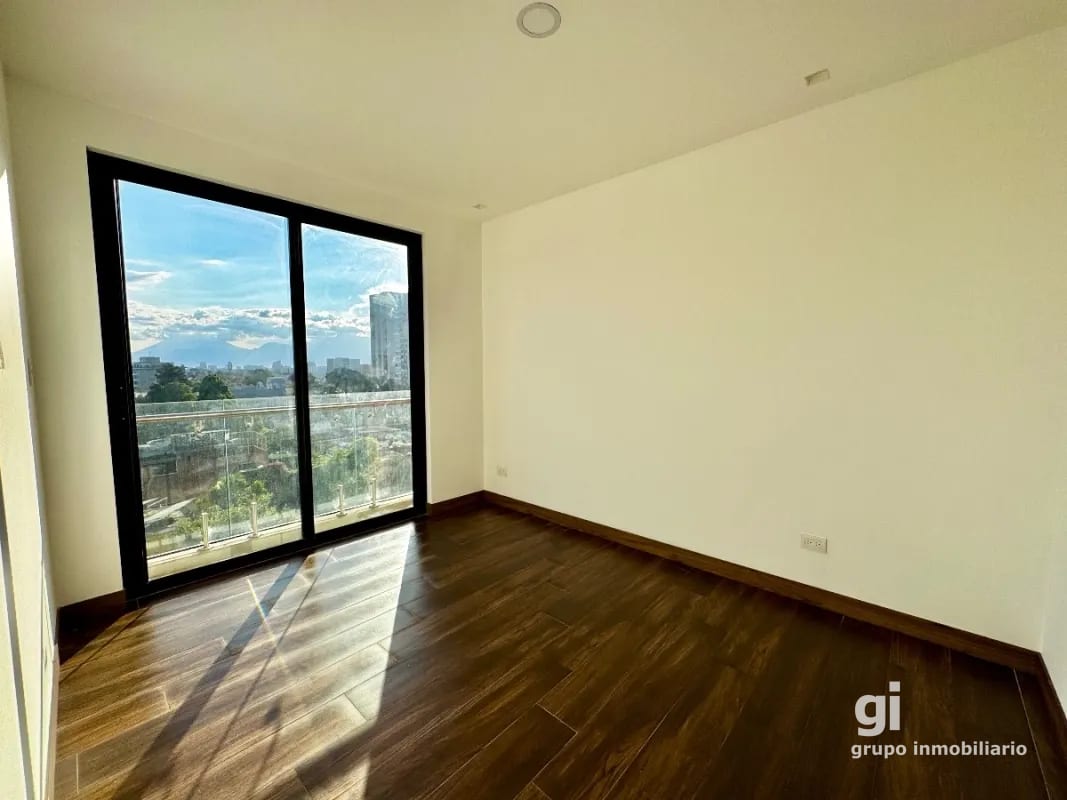 Apartamento con la comodidad de una casa en alquiler en zona 15 — Apartamento en Alquiler en Zona 15, Guatemala, Ciudad — foto 13 de 17