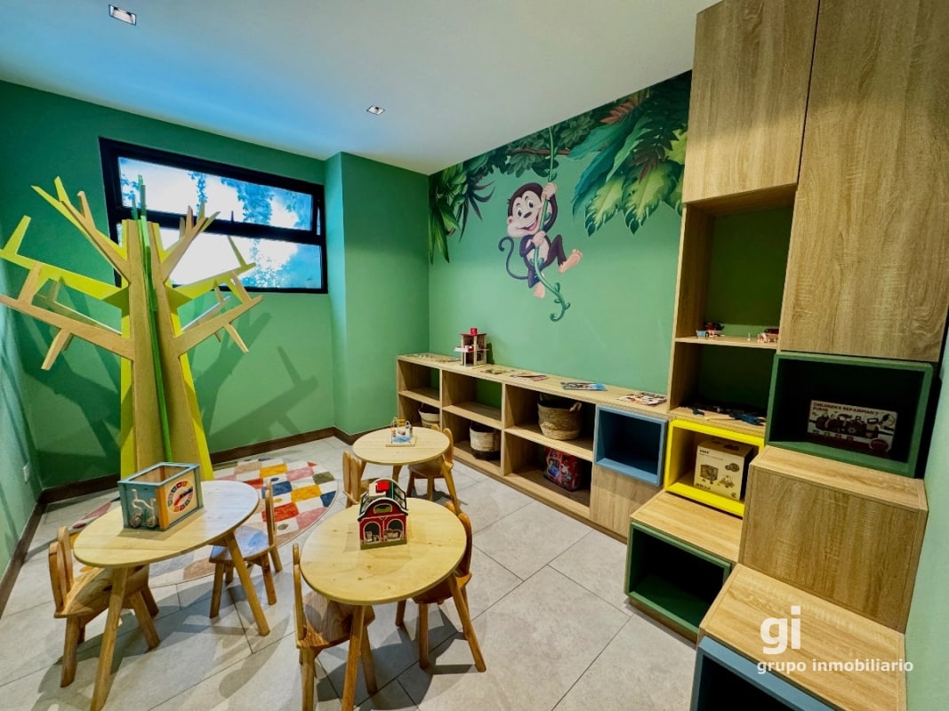 Apartamento con la comodidad de una casa en venta en zona 15 - 2
