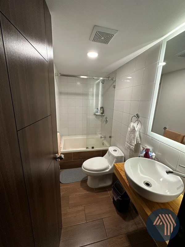 ALQUILER DE AMPLIO PENTHOUSE - ROQUE, ZONA 02 - 13