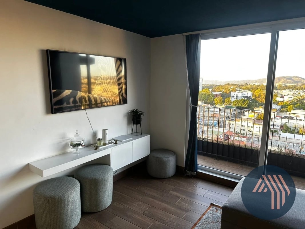 ALQUILER DE AMPLIO PENTHOUSE - ROQUE, ZONA 02 - 10