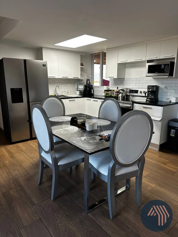 ALQUILER DE AMPLIO PENTHOUSE - ROQUE, ZONA 02 - 4