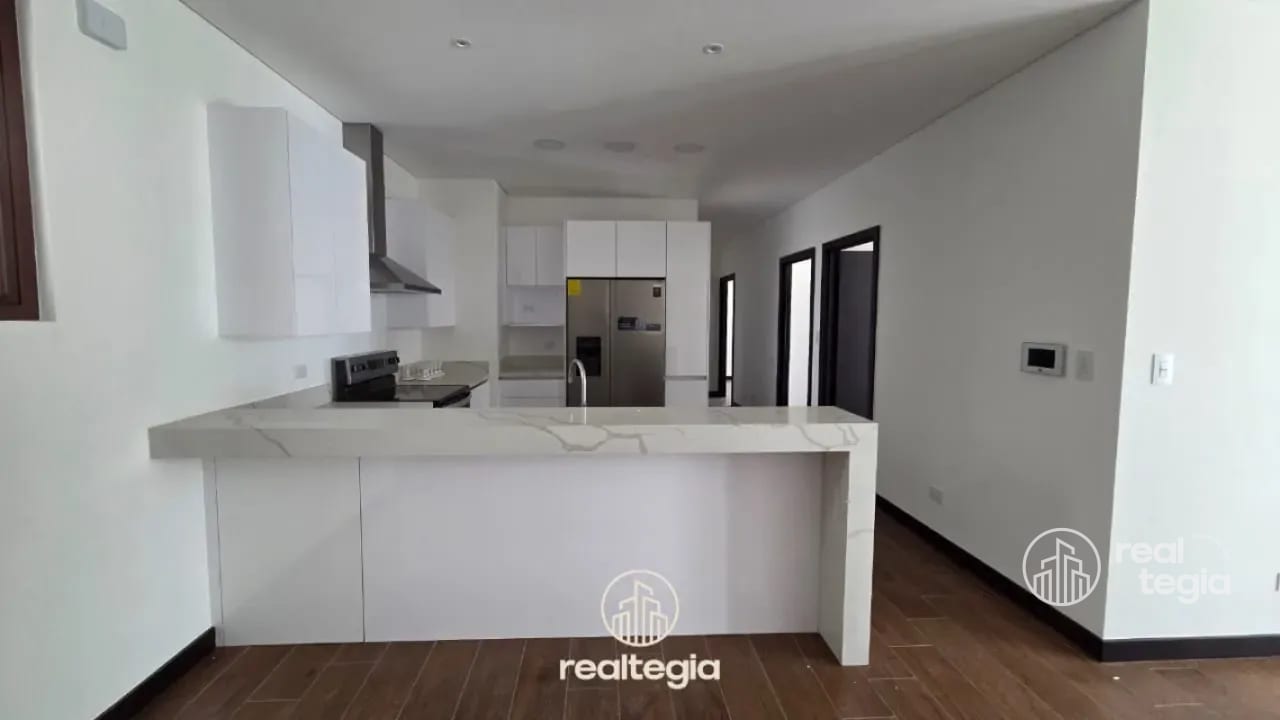 APARTAMENTO LIRIOS DE CAYALÁ ZONA — Apartamento en Alquiler en Zona 16, Guatemala, Ciudad — foto 1 de 14