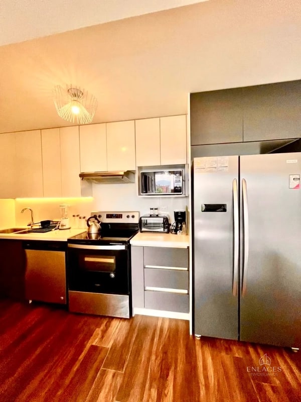 Zona 10 • Apartamento en Renta/Venta • Edificio Casa Clara • Amueblado y Equipado - 1