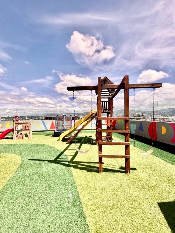 Zona 10 • Apartamento en Renta/Venta • Edificio Casa Clara • Amueblado y Equipado - 5
