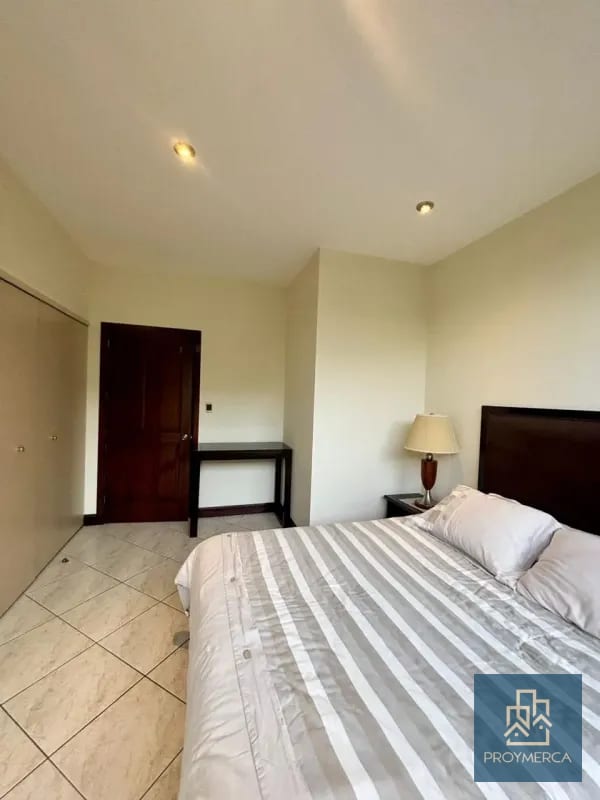 Apartamento amueblado en alquiler, Edificio Milenia, Zona 10 — Apartamento en Alquiler en Milenia, Zona 10, Guatemala, Ciudad — foto 5 de 12