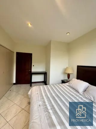 Apartamento amueblado en alquiler, Edificio Milenia, Zona 10 — Apartamento en Alquiler en Milenia, Zona 10, Guatemala, Ciudad — miniatura 5 de 12