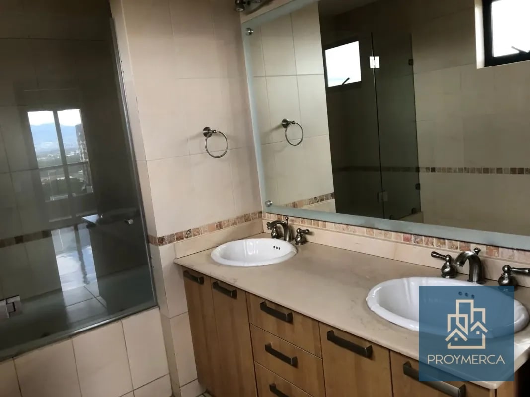 Apartamento en alquiler, Edificio Antiguo Zona 14 - 14