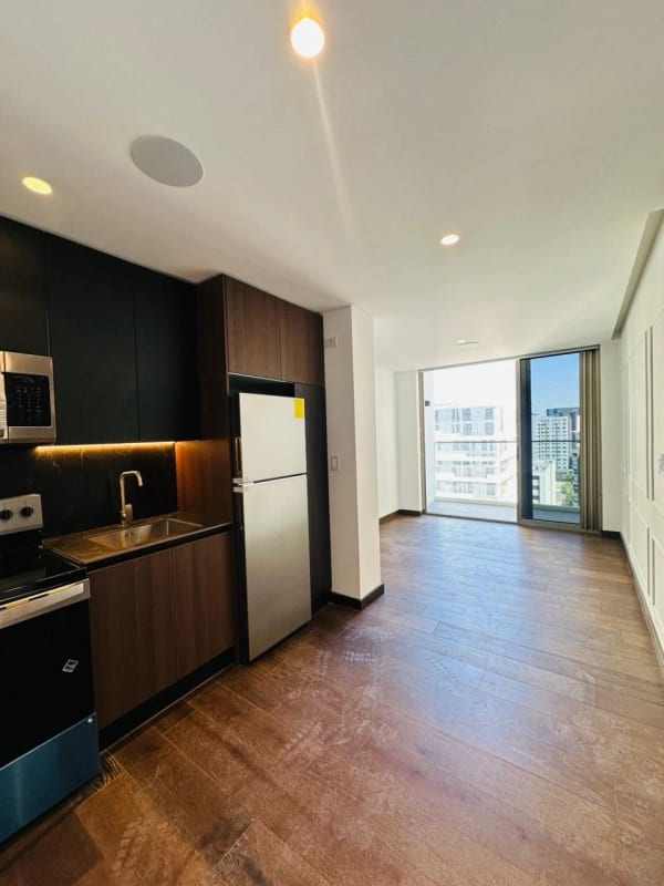 Apartamento en renta zona 10 — Apartamento en Alquiler en Atarah, Zona 10, Guatemala, Ciudad — foto 1 de 7